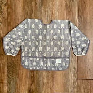 Bumkins sleeved baby bib, grey arrows, fits 6-24 months